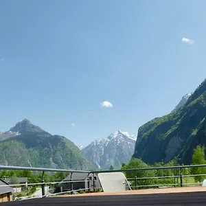 https://au-vert.hotels-rhonealpes.com