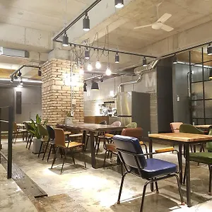  Hostal Travel Light
